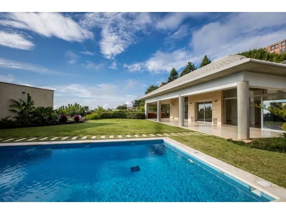 Copia de Se vende casa 700m2 4h+s/8b/10p La Lagunita