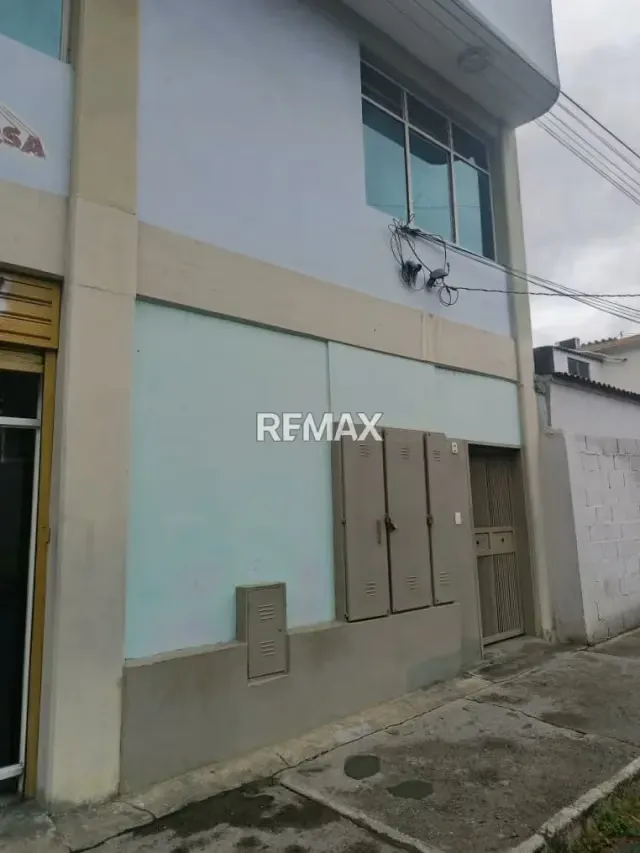 Local Comercial en Alquiler Av. Andres Bello con carrera 32, zona Centro – Barquisimeto - 2