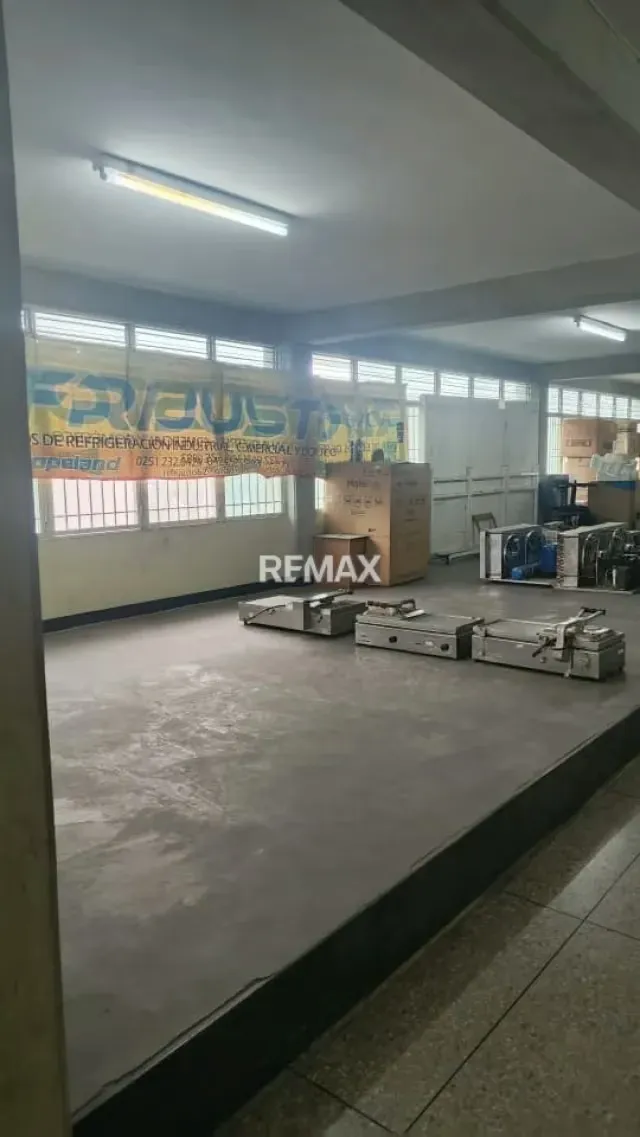 Local Comercial en Alquiler Av. Andres Bello con carrera 32, zona Centro – Barquisimeto - 6