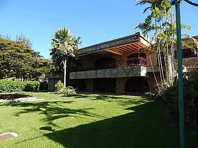 En venta estupenda casa en La Lagunita Country Club