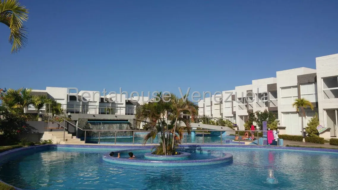 Townhouse (Duplex) en Venta en Puerto Encantado, Miranda