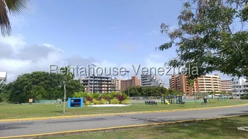 Townhouse (Duplex) en Venta en Puerto Encantado, Miranda - 3