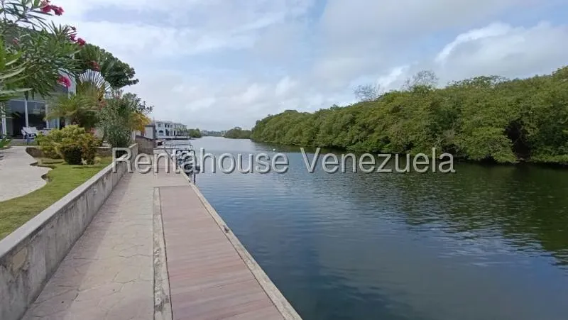 Townhouse (Duplex) en Venta en Puerto Encantado, Miranda - 45