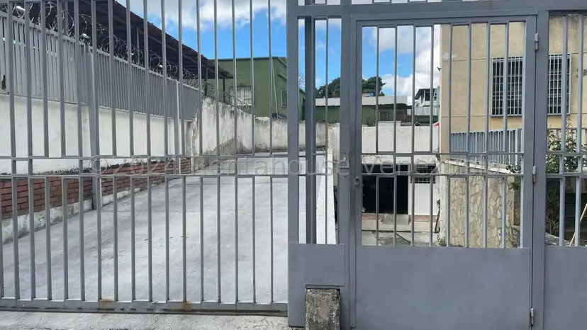Local Comercial en Venta en Los Chaguaramos, Distrito Metropolitano