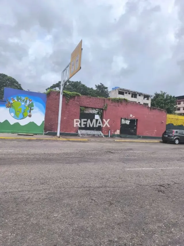 TERRENO EN VENTA EN LA AV CARABOBO - 2