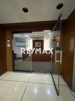 Oficina en venta en Plaza Venezuela Torre Phelps - 2