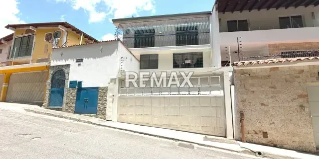 QUINTA EN VENTA EN COLINAS DE SANTA MÓNICA CALLE CERRADA 26-62
