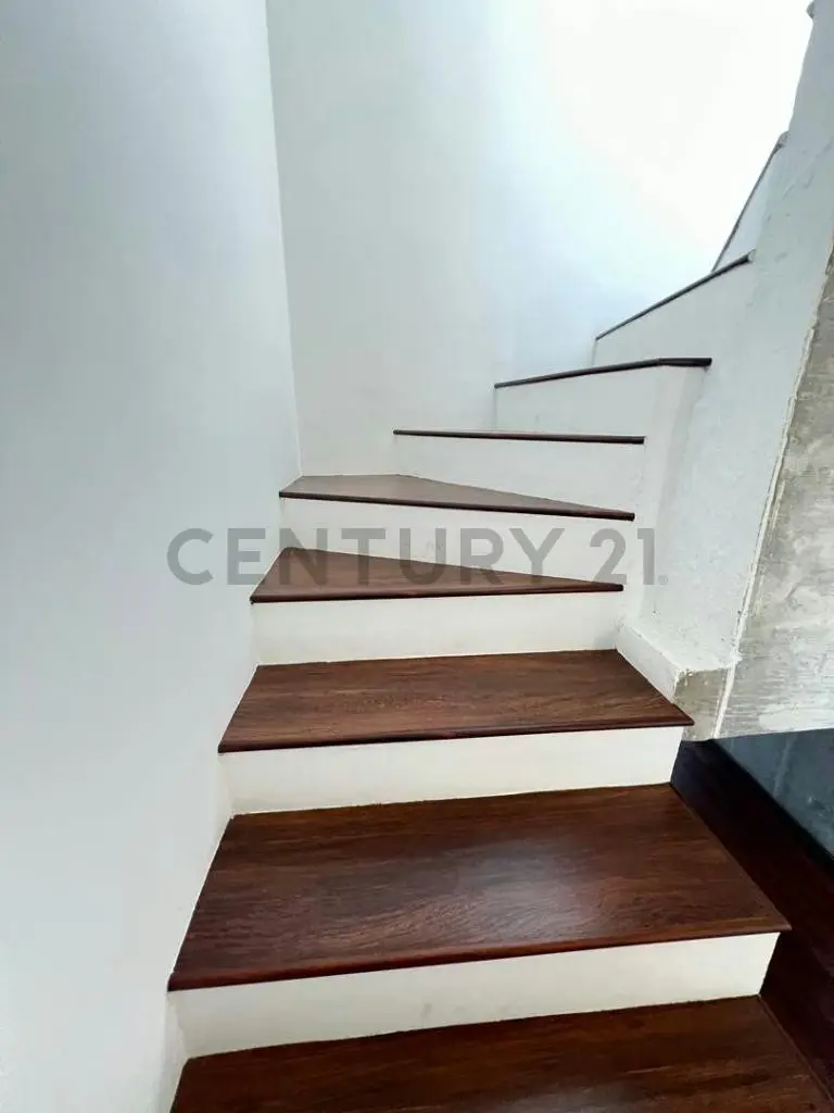 Penthouse a estrenar, con la mejor vista al Ávila. - 5