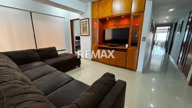 ALQUILA APARTAMENTO EN RES.CERRO ALEMAN