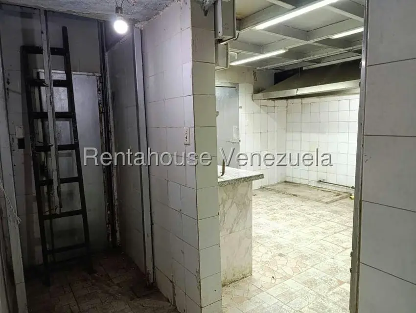 Local Comercial en Alquiler en Parroquia Santa Teresa, Distrito Metropolitano - 3