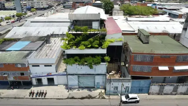 Edificio comercial en Avenida Miranda Maracay
