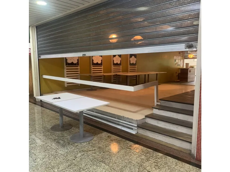 LOCAL COMERCIAL EN ALQUILER 169,81 - URB. MANZANARES
