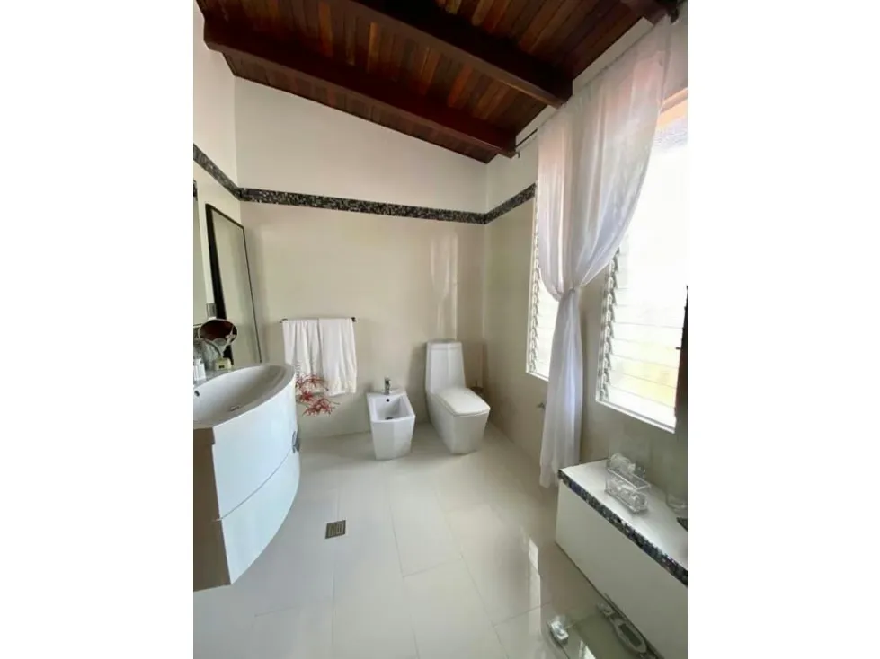 Vendo casa 500m2 6h/6b/4p Lomas de La Lagunita 4722 - 10