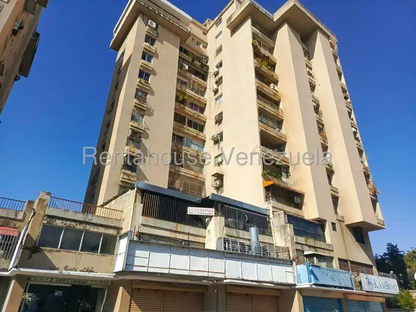 Comercial (Oficina) en Alquiler en Avenida 19 de Abril, Aragua