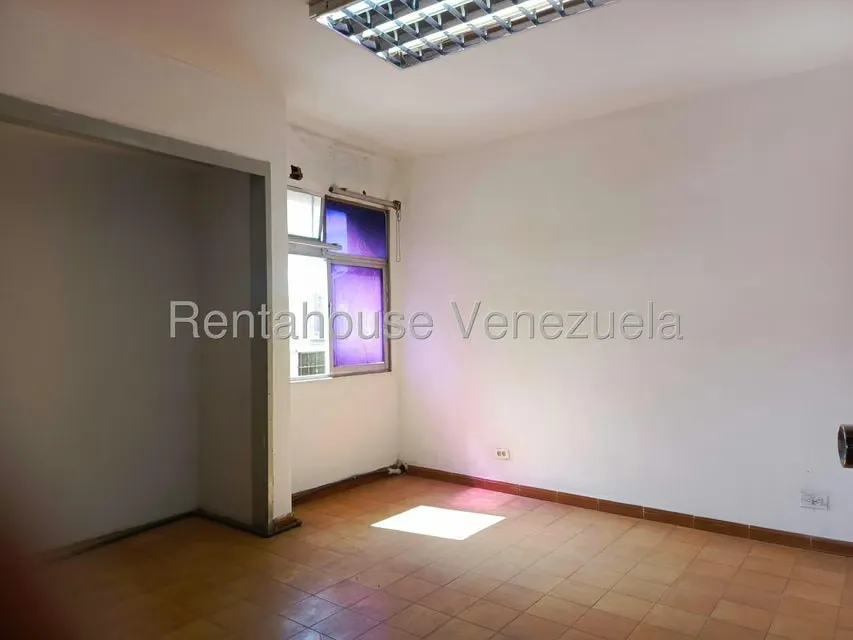 Oficina en Alquiler en Avenida 19 de Abril, Aragua - 16