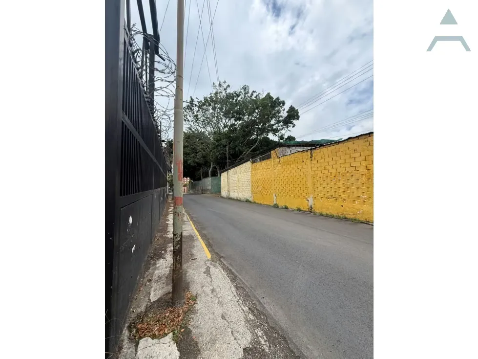 Se vende Terreno 2.019m² Los Chorros - 12