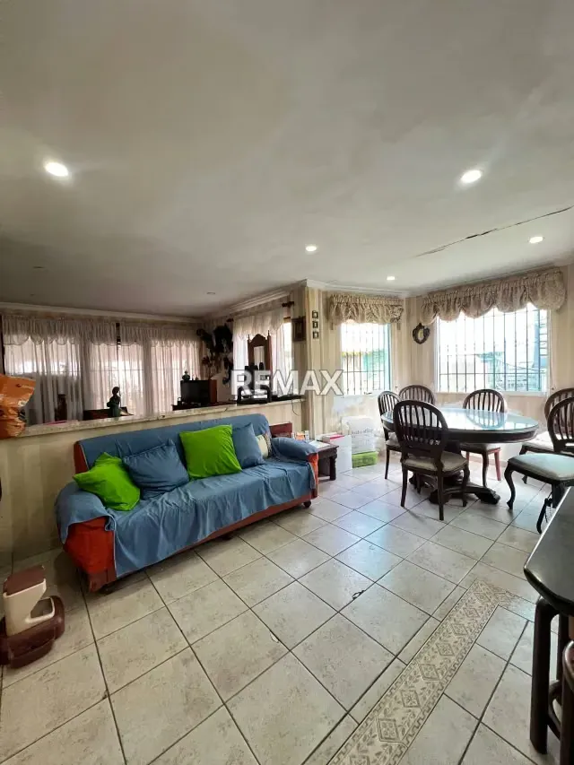 Venta de Quinta en Urb. El Pedregal - 7