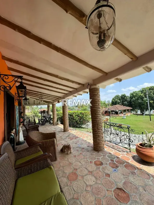 Casa de Campo amoblada con piscina en venta, en Villa Los Aguacates, Barrera - 3