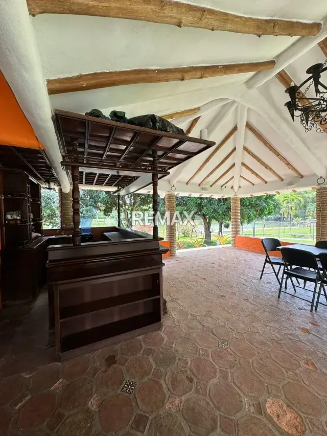 Casa de Campo amoblada con piscina en venta, en Villa Los Aguacates, Barrera - 9
