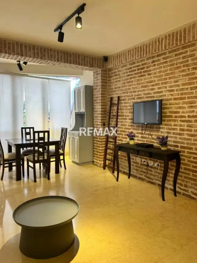 Ofrezco acogedor apartamento estilo campiña francesa en san miguel, cond vista real