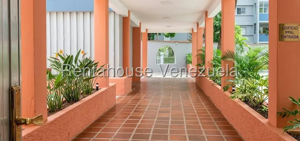 Apartamento (1 Nivel) en Venta en Coche, Distrito Metropolitano - 2