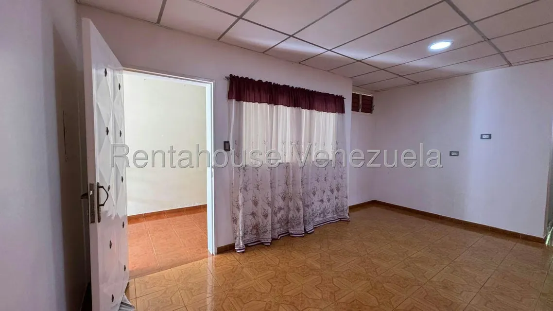 Casa (1 Nivel) en Alquiler en La Candelaria, Aragua - 17