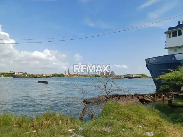 MUELLE PETROLERO EN VENTA. SITUADO EN SECTOR ÉL MANZANILLO - 3