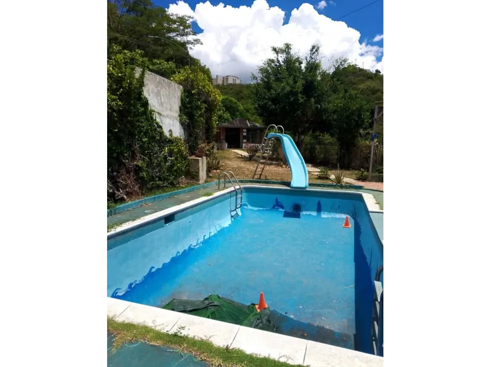 Vendo Quinta en Los Campitos para Remodelar - 3