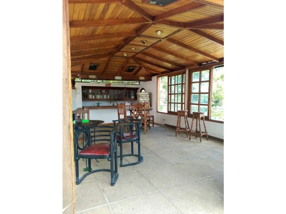 Vendo Quinta en Los Campitos para Remodelar - 8