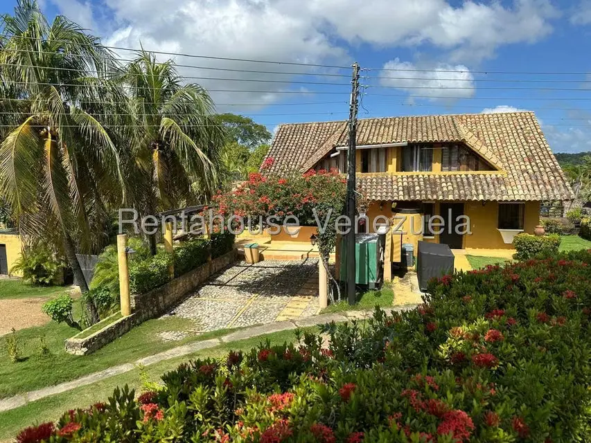 Townhouse (1 Nivel) en Venta en Tucacas, Falcon