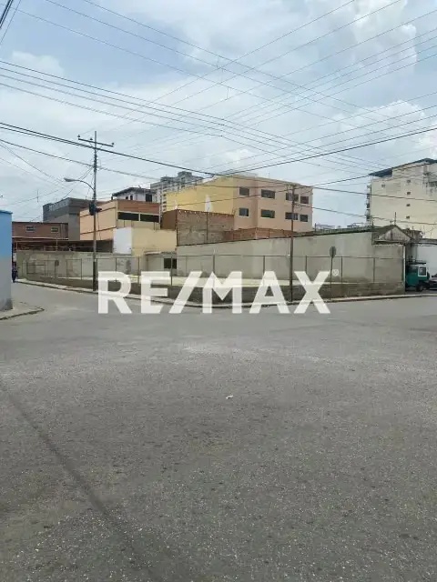 OPORTUNIDAD TERRENO COMERCIAL - CENTRO DE MARACAY