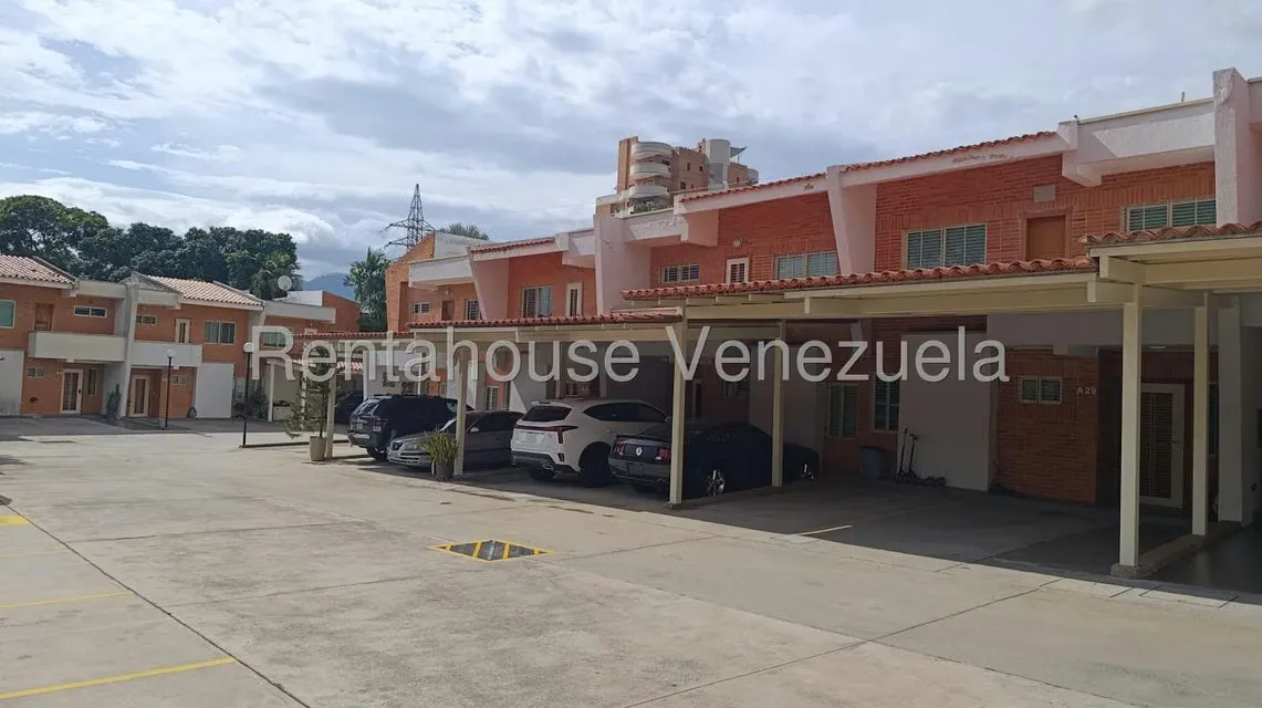 Townhouse (Duplex) en Venta en Trigal Norte, Carabobo - 3