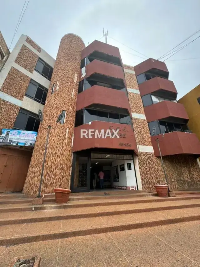 Local comercial en alquiler ubicado en la Avenida Bolívar