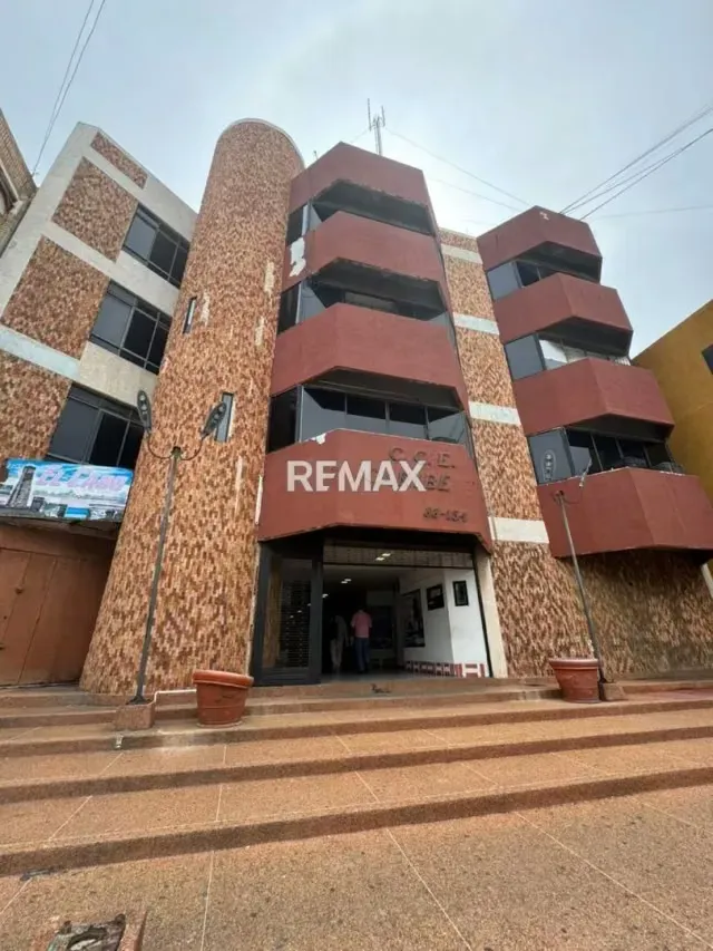 Local comercial en alquiler ubicado en la Avenida Bolívar