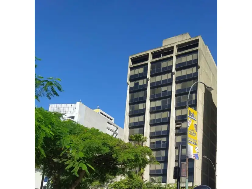 Alquilo oficina 257m2 Chacao 2121