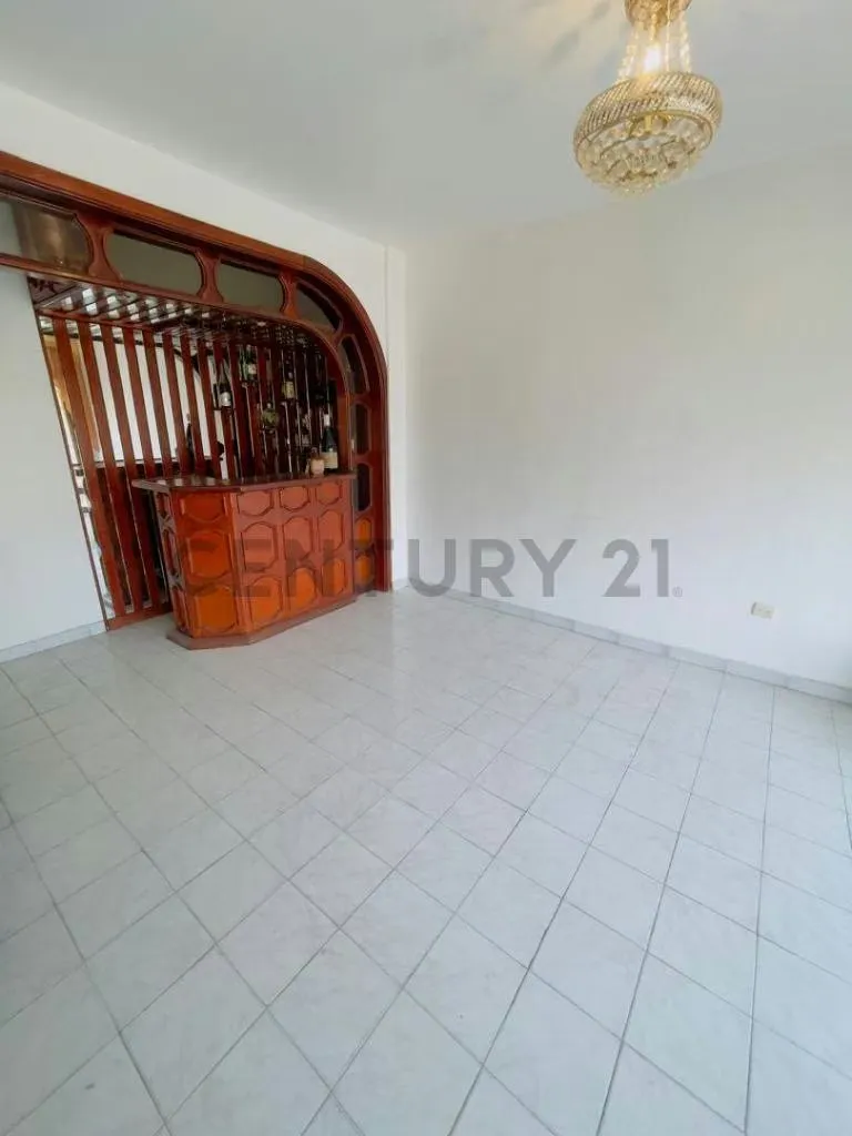 Venta Apartamento en el Centro de Puerto La Cruz - 3