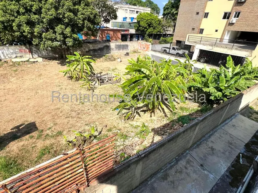 Terreno (Comercial) en Venta en El Paraiso, Distrito Metropolitano - 12