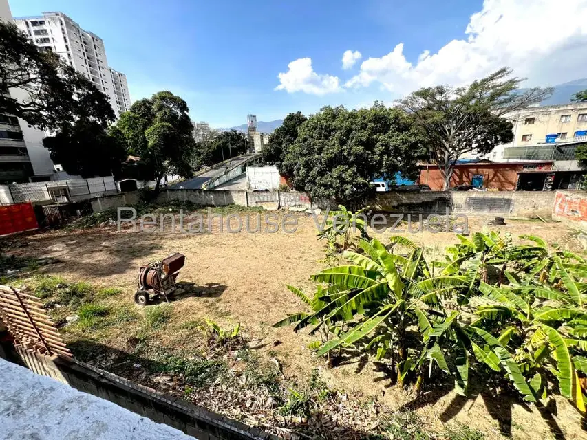 Terreno (Comercial) en Venta en El Paraiso, Distrito Metropolitano - 15