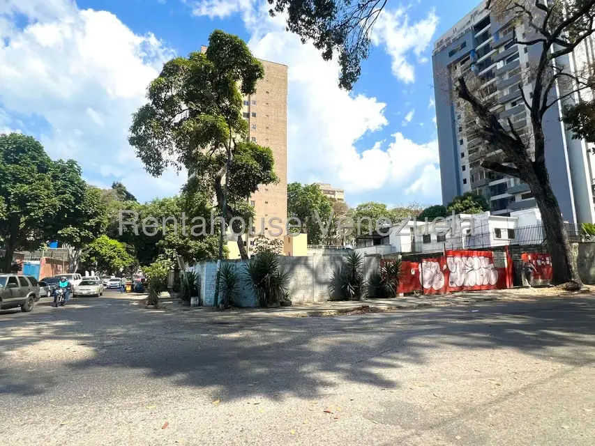 Terreno (Comercial) en Venta en El Paraiso, Distrito Metropolitano - 16