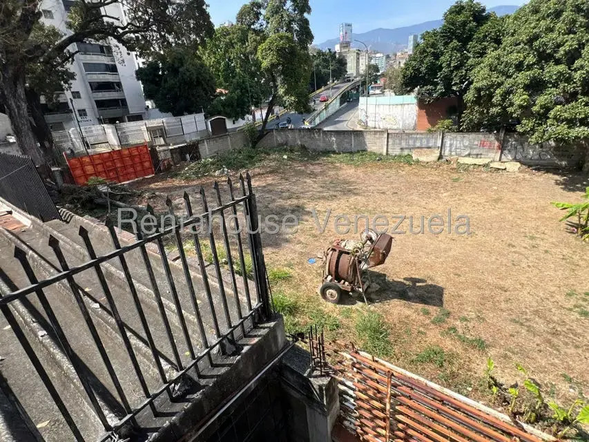 Terreno (Comercial) en Venta en El Paraiso, Distrito Metropolitano - 21