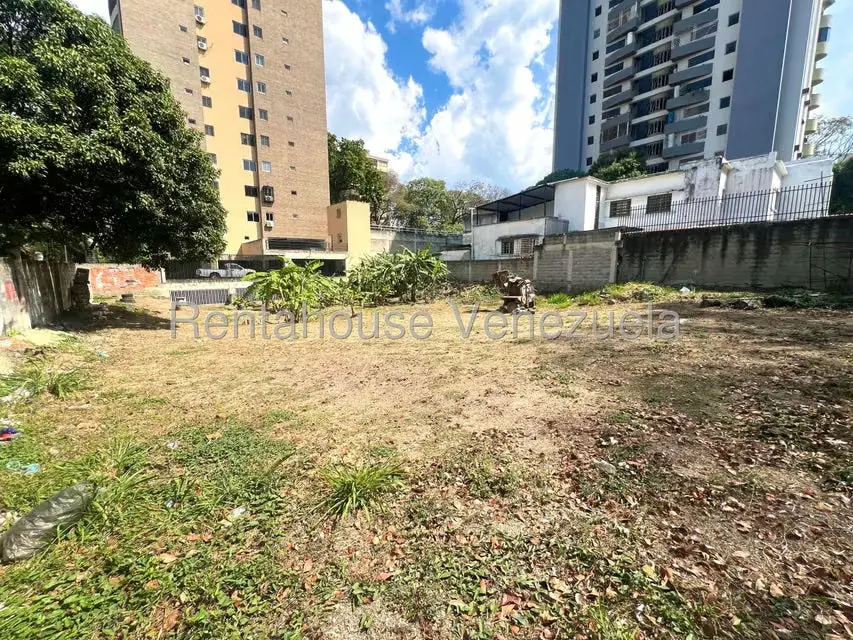 Terreno (Comercial) en Venta en El Paraiso, Distrito Metropolitano - 3
