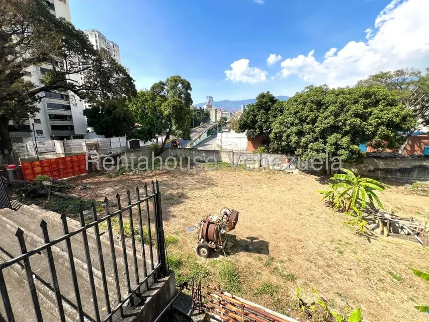 Terreno (Comercial) en Venta en El Paraiso, Distrito Metropolitano - 5