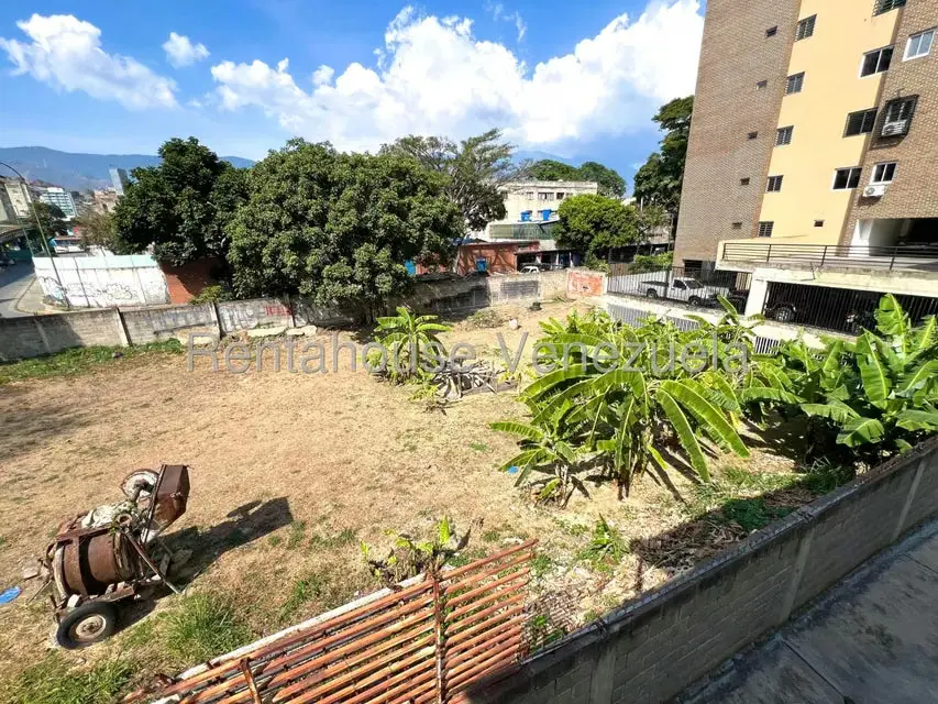Terreno (Comercial) en Venta en El Paraiso, Distrito Metropolitano - 6