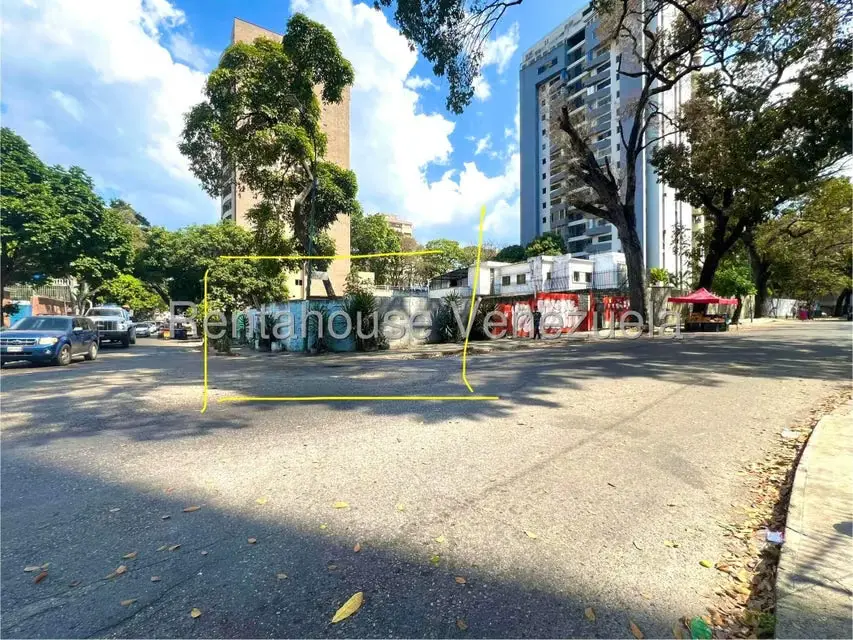 Terreno (Comercial) en Venta en El Paraiso, Distrito Metropolitano - 8