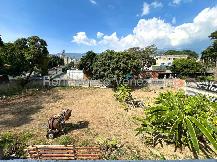 Terreno (Comercial) en Venta en El Paraiso, Distrito Metropolitano - 10