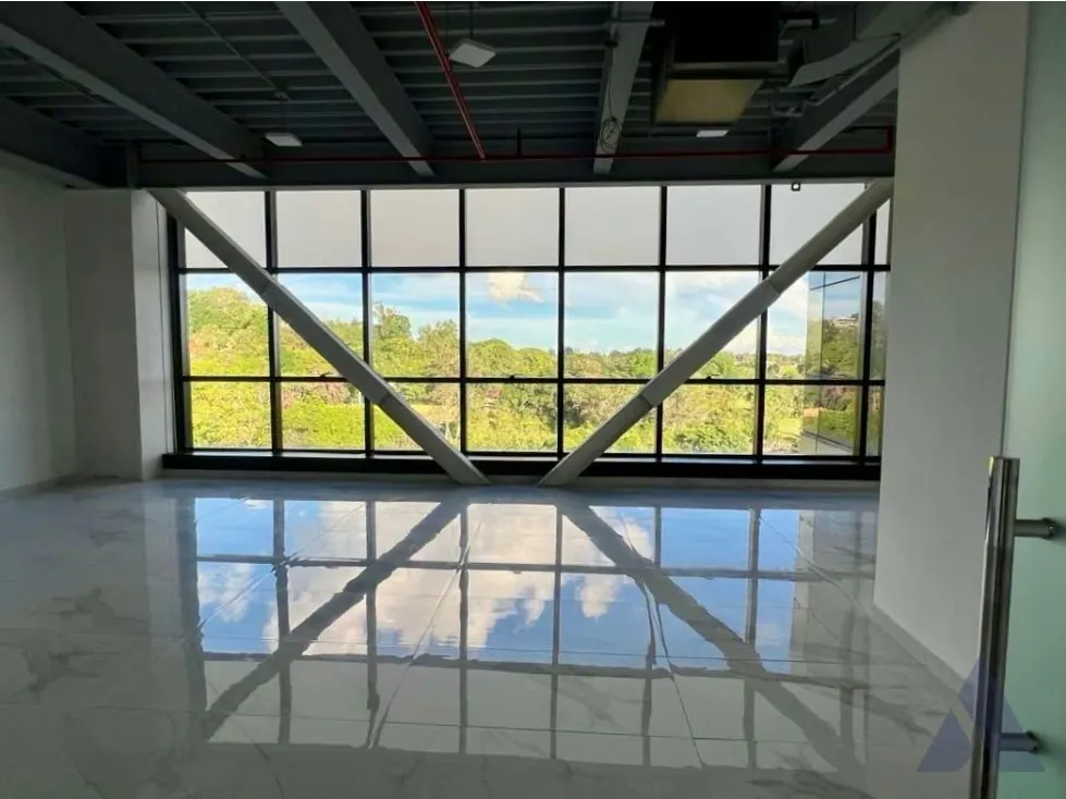 Alquilo oficina 70m2 La Lagunita 9673