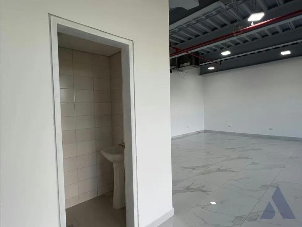 Alquilo oficina 70m2 La Lagunita 9673 - 4