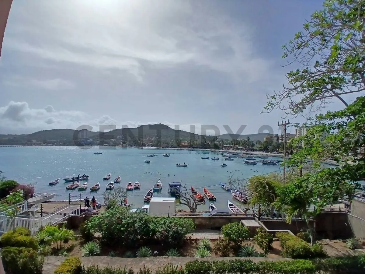 Apartamento renta fija con vista a la bahía de Pampatar desde la terraza. - 5