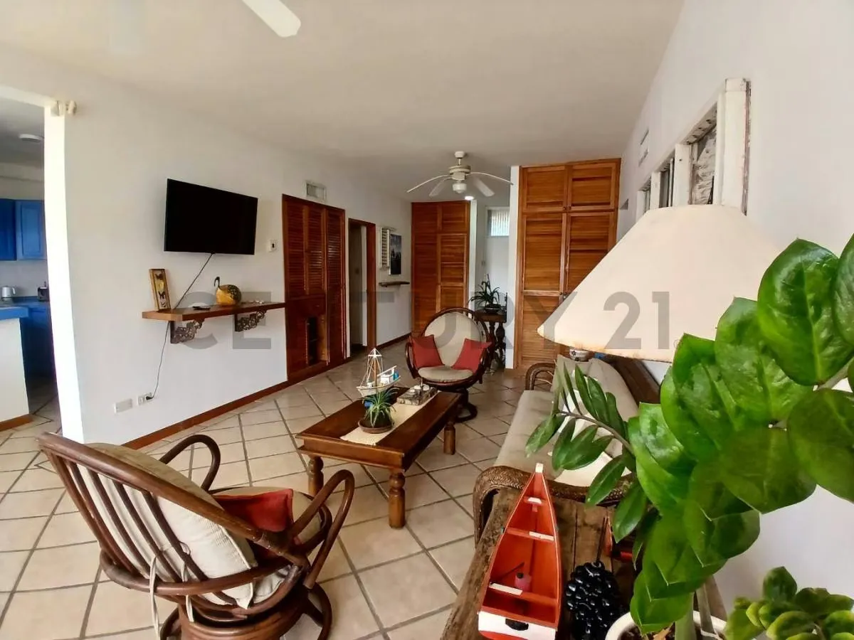 Apartamento renta fija con vista a la bahía de Pampatar desde la terraza. - 8
