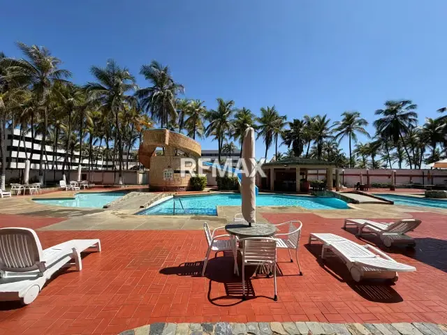 SE VENDE AMPLIO APARTAMENTO DE 125 M2 EN RESIDENCIAS PORTOFINO - 2